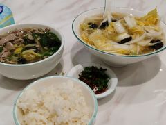 奔跑牛肉汤-犇逸·乐山跷脚牛肉·四川现炒(览海店)