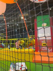 -蹦蹦跳跳(新奥购物中心店)