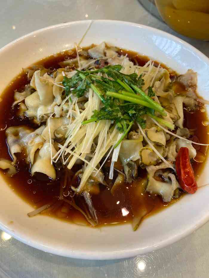 男朋友出国之前到过一次沈阳,他非常的喜欢吃饺子,就陪他吃的新洪记