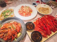 -肥肥虾庄·金牌油焖大虾(沙湖店)