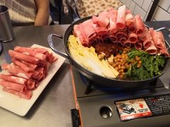 部队锅-MI WU FACTORY米屋美食工厂餐厅(绿地店)