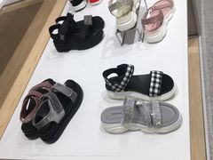 -hotwind热风(民盈山国贸店)