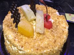 自带生日小蛋糕-皇马纯KTV·量贩·聚会(民治店)