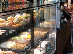 面包甜点陈列柜-星巴克(中远两湾城店)