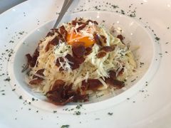 -Chom Cafe and Restaurant