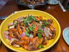 -休记光头香辣蟹干锅(绵竹店)