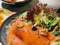 烟熏三文鱼杂菌沙拉-BE BRIGHT KITCHEN(正佳广场店)