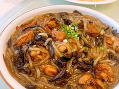 小鸡炖蘑菇-黄家饺子东北特色菜馆(湖滨商业街店)