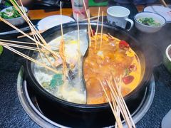 -两三事小郡肝串串香火锅(桂庙店)