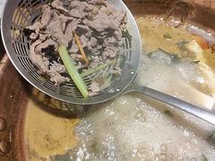 -洱火云南酸菜牛肉火锅(石景山当代商城店)