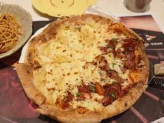 狂野拼榴莲披萨-盘炉forenza·云贵川融合小食堂 ( 钟楼中柳巷店)