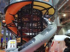 -嗨翻Hi-Fun竞技主题乐园·蹦床亲子生日轰趴(国光1937店)