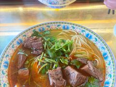 红烧牛三宝面-金杨拉面王小吃面馆·牛三宝面·红烧牛肉粉