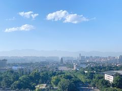 -西安大雁塔科技大学地铁站亚朵酒店