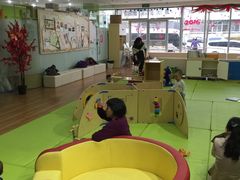 -乐融婴幼儿成长中心(四季青校区)