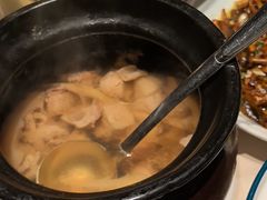 -八府香鸭·啫啫煲(华山路店)