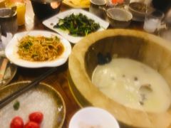 -滇香肴·云南菜蒸汽石锅鱼(云南北路店)