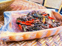 基诺茶叶炒牛肉-基诺山寨.版纳民族特色菜