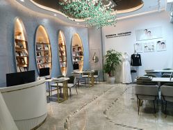 -巴黎婚纱摄影工作室