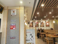 -佬钱湾仔(衣裳街店)