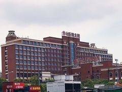 -复旦大学附属华山医院北院-停车场