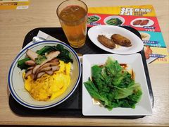 猪颈肉滑蛋饭配低糖绿茶-大家乐(星际云汇店)