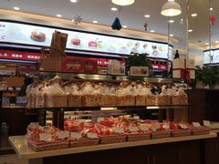 面包甜点陈列柜-红宝石·鲜奶小方·海派西点房(南丹店)
