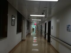 东楼病房走廊-中国人民解放军空军特色医学中心(空军总医院)