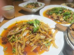 -大众跷脚牛肉馆·非遗传承单位(峨眉山店)