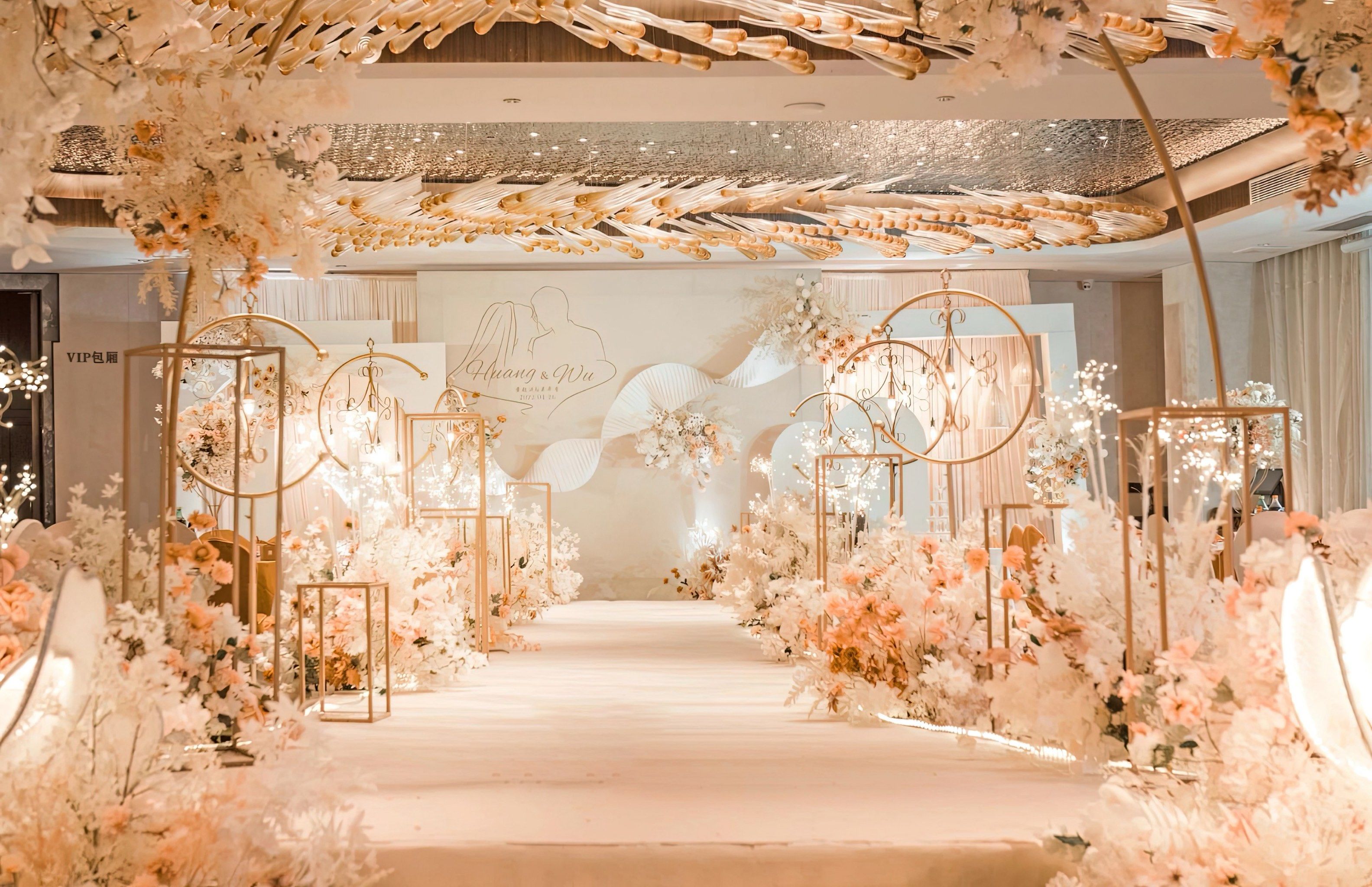 室内婚礼,给你高级体验与温馨时刻.