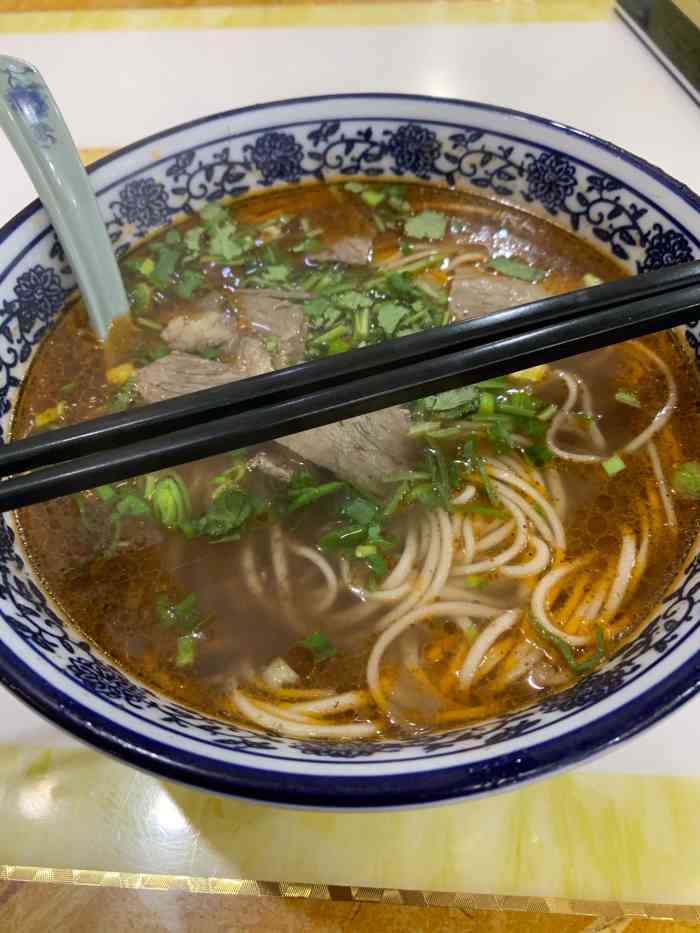 牛大碗面馆(滨盛路店)-"味道不错的一家兰州拉面,很适合工作日解决.