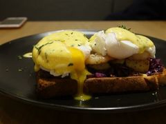 蘑菇大虾班尼迪克蛋-HELLO 27 意面·沙拉·帕尼尼