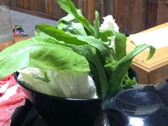 -果松木炭酸菜铜火锅·外婆参鸡汤