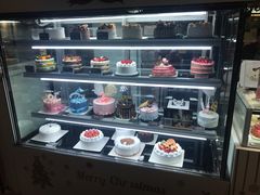 面包甜点陈列柜-卷心卷意·轻甜蛋糕(新光天地店)