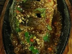 铁板鲫鱼-鸽子窝专业烧烤店(南市场店)