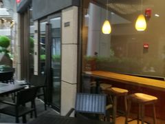 露天位-The Habit Burger Grill 哈比特汉堡(爱琴海店)