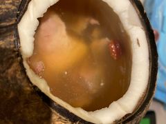 海椰皇炖乌鸡-尚一汤·粤菜海鲜(环球港店)