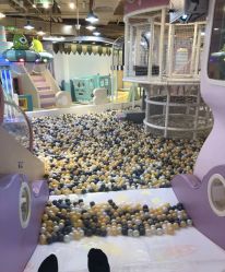 -多多淘儿童体验中心(重庆来福士店)