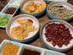 精品小菜-明洞阿姨·韩式酱蟹烤肉·创意料理(三元桥店)