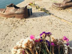 -多瑙河畔鞋履雕塑