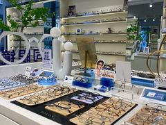 -视野联行眼镜·蔡司·尼康·豪雅·依视路(青浦宝龙店)