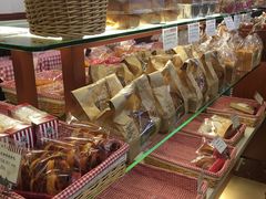 -红宝石·鲜奶小方·海派西点房(四平店)