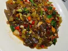 -阿瓦山寨·湘菜现炒·剁椒鱼头王(咸阳总店)