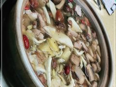 -东巴谷野生菌火锅餐厅