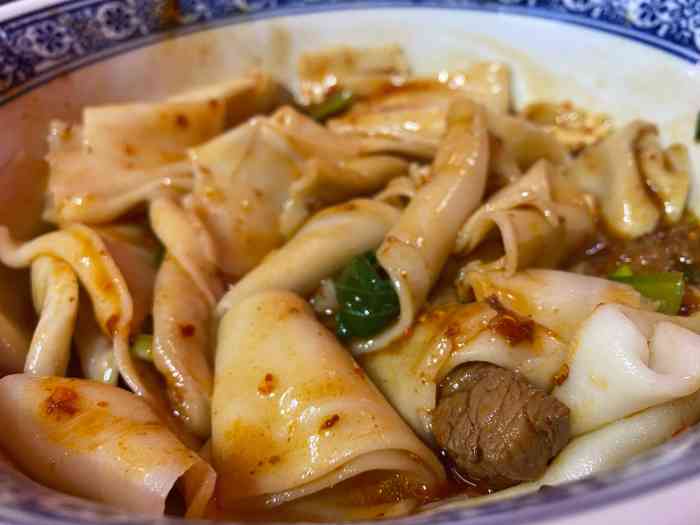 biangbiang面(永兴坊店)-"[薄荷]环境: 永兴坊里面的店,装修的.