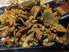 -老码头黑皮肘子锅包肉(赣水路店)