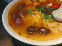 -大头虾越式风味餐厅(光明广场店)