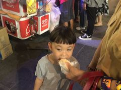-詹爷爷乌节路街头冰淇淋