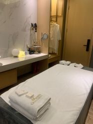 -香港倾城国际·美容美体中心