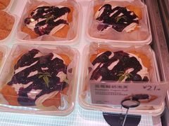 蓝莓酸奶泡芙-巴黎贝甜(大宁国际商业广场店)